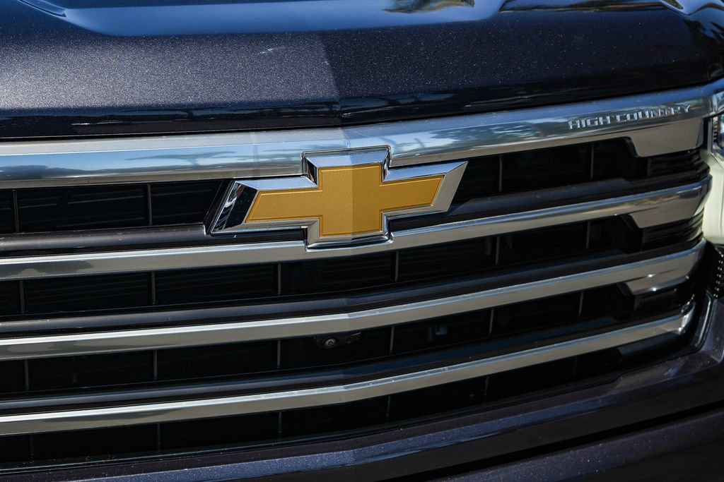 Used 2023 Chevrolet Silverado 1500 High Country w/ High Country Premium Package AWD/4WD image 10