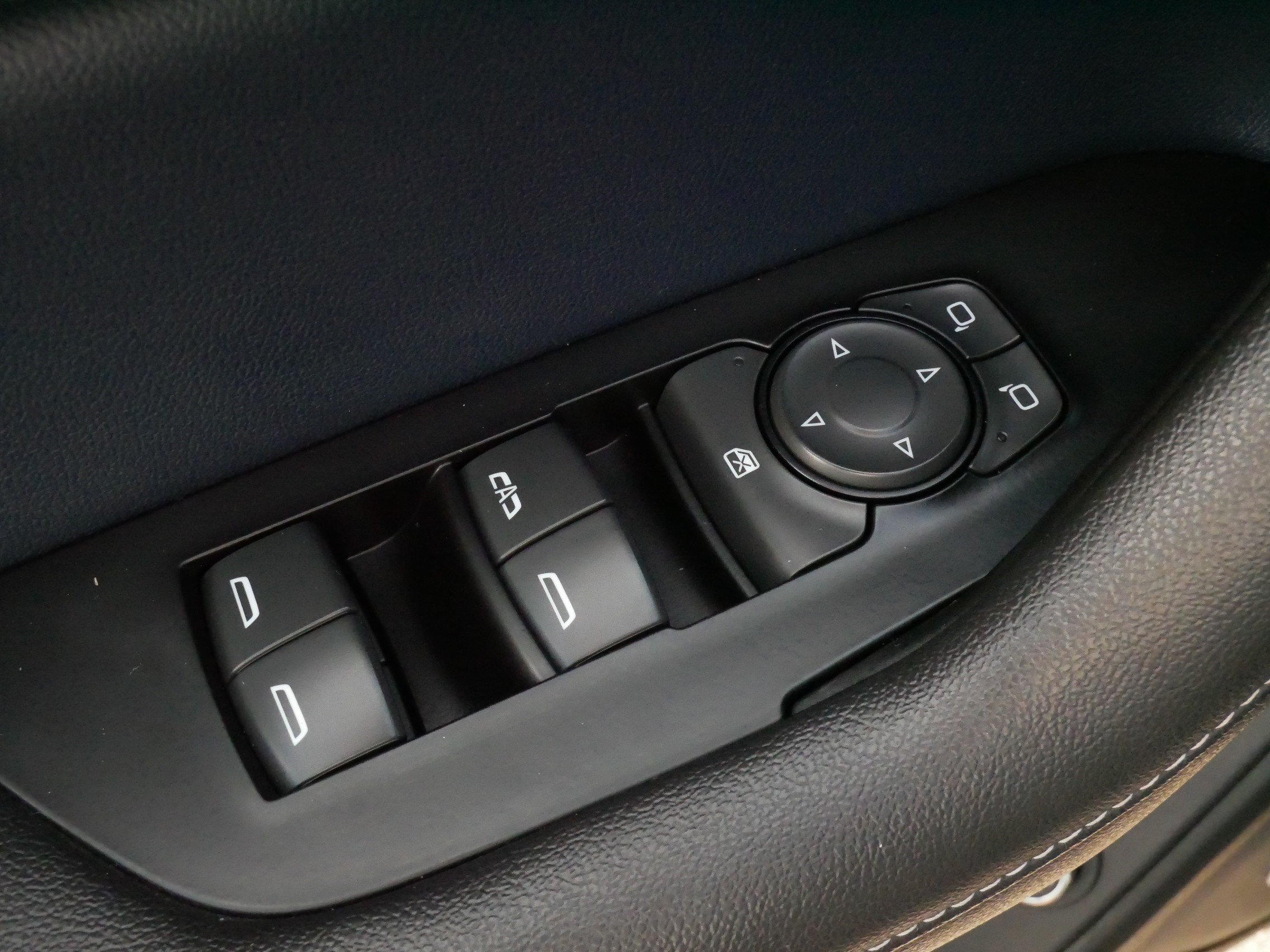 Used 2023 Chevrolet Blazer RS AWD/4WD image 19