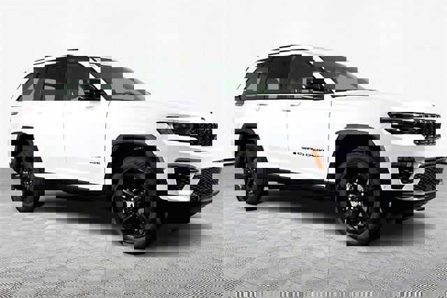 New 2025 Jeep Grand Cherokee Limited w/ Luxury Tech Group II image 3