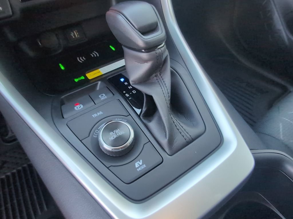 Used 2025 Toyota RAV4 XLE image 20