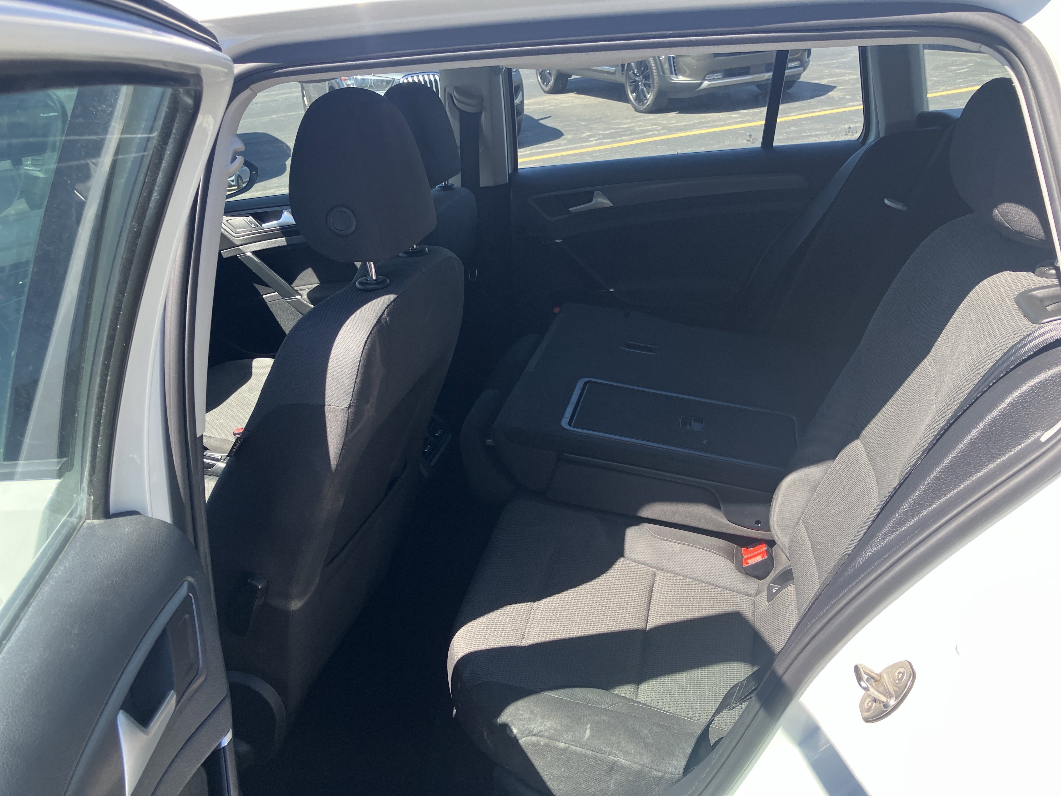 Used 2019 Volkswagen Golf S FWD image 17