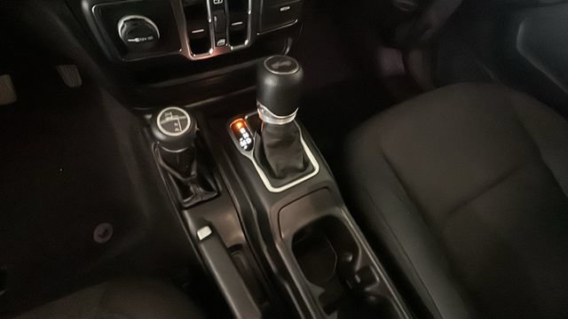 Used 2022 Jeep Wrangler Unlimited Sport AWD/4WD image 21