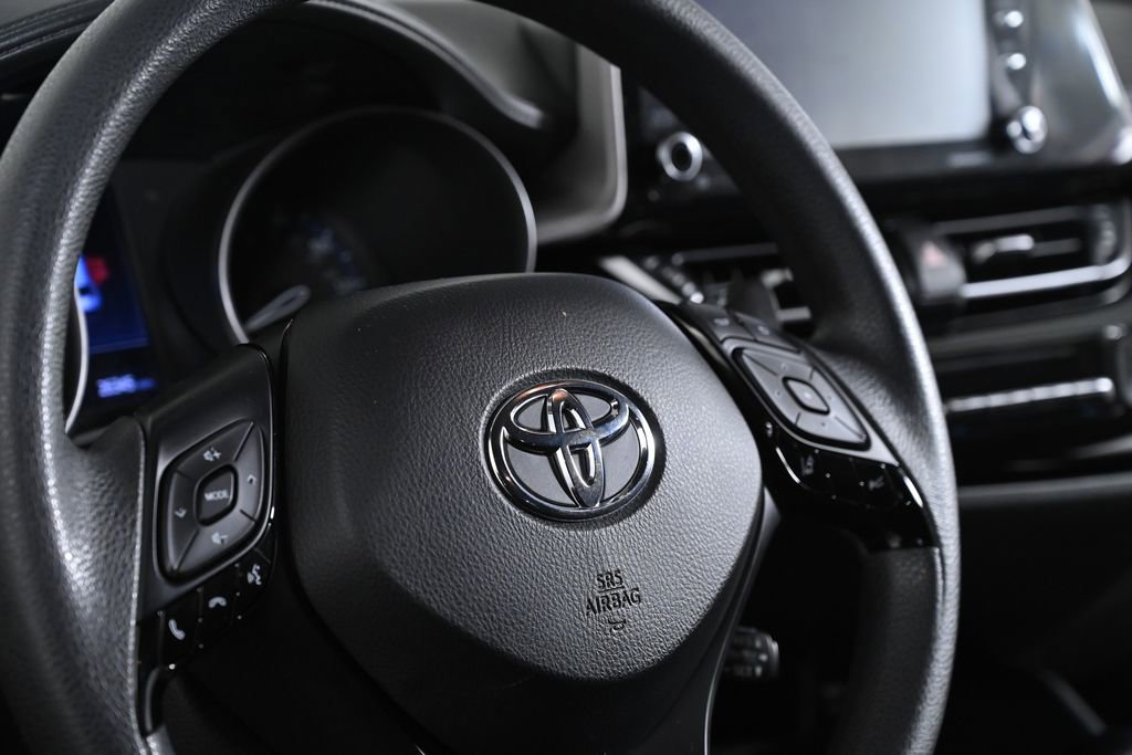 Used 2020 Toyota C-HR LE image 15