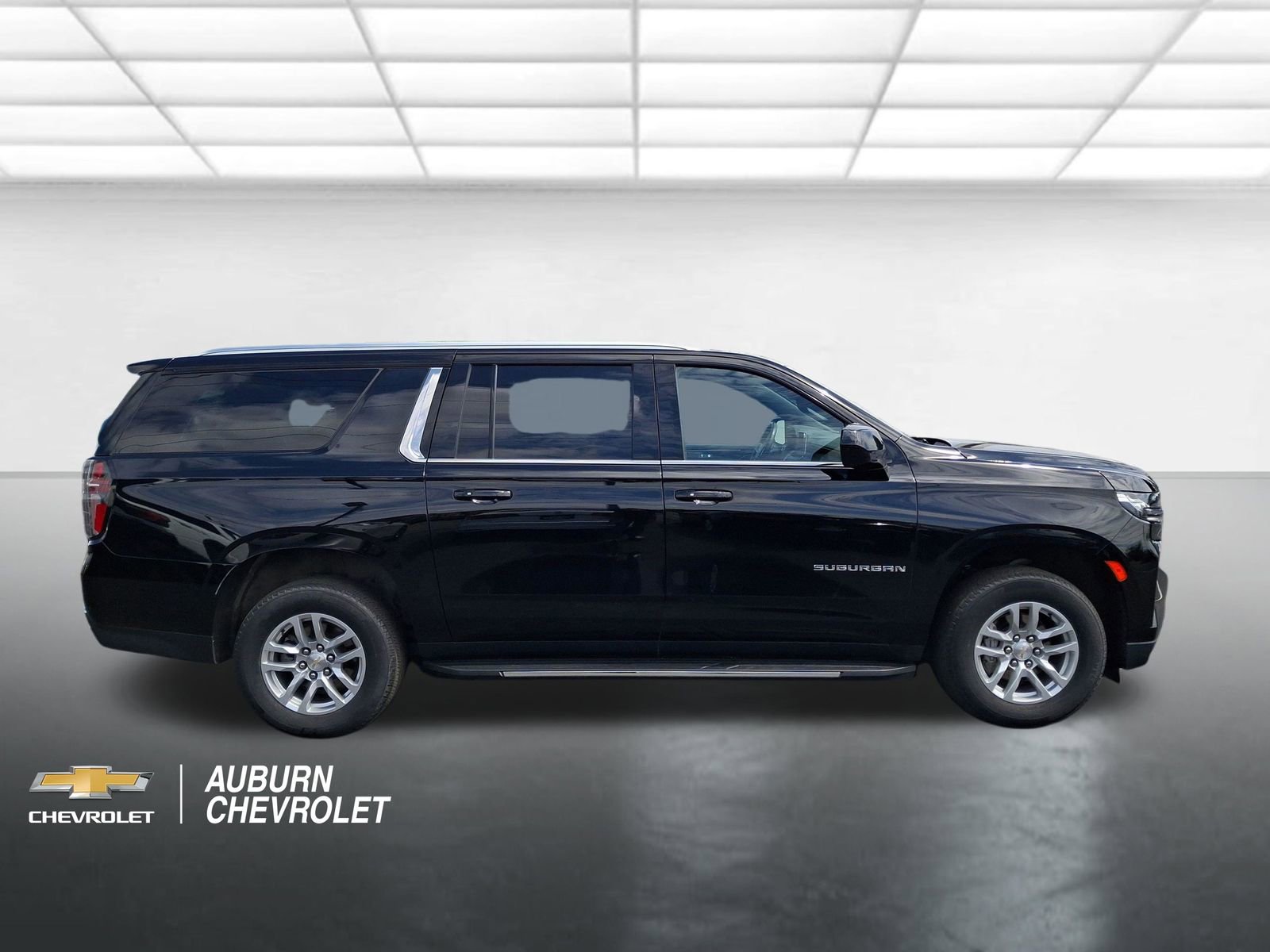 Certified 2024 Chevrolet Suburban LT AWD/4WD image 2