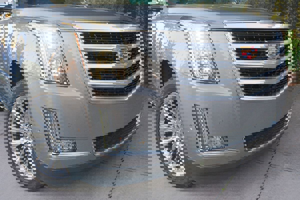 Used 2019 Cadillac Escalade Luxury image 9