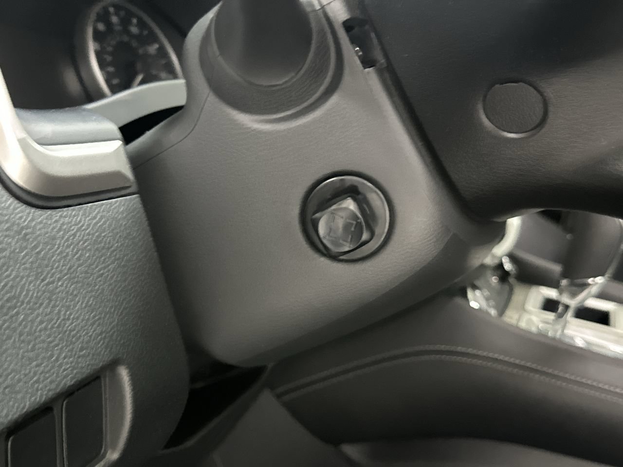 Used 2018 Nissan Murano S AWD/4WD image 17