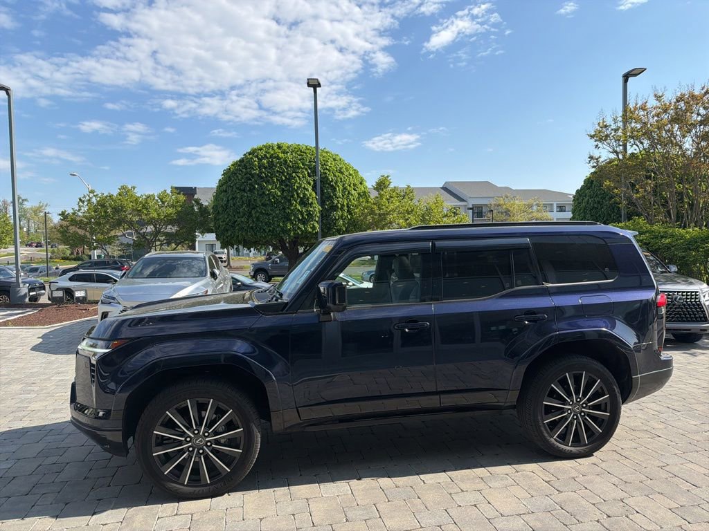 Used 2024 Lexus GX 550 w/ Accessory Package (2T) image 26