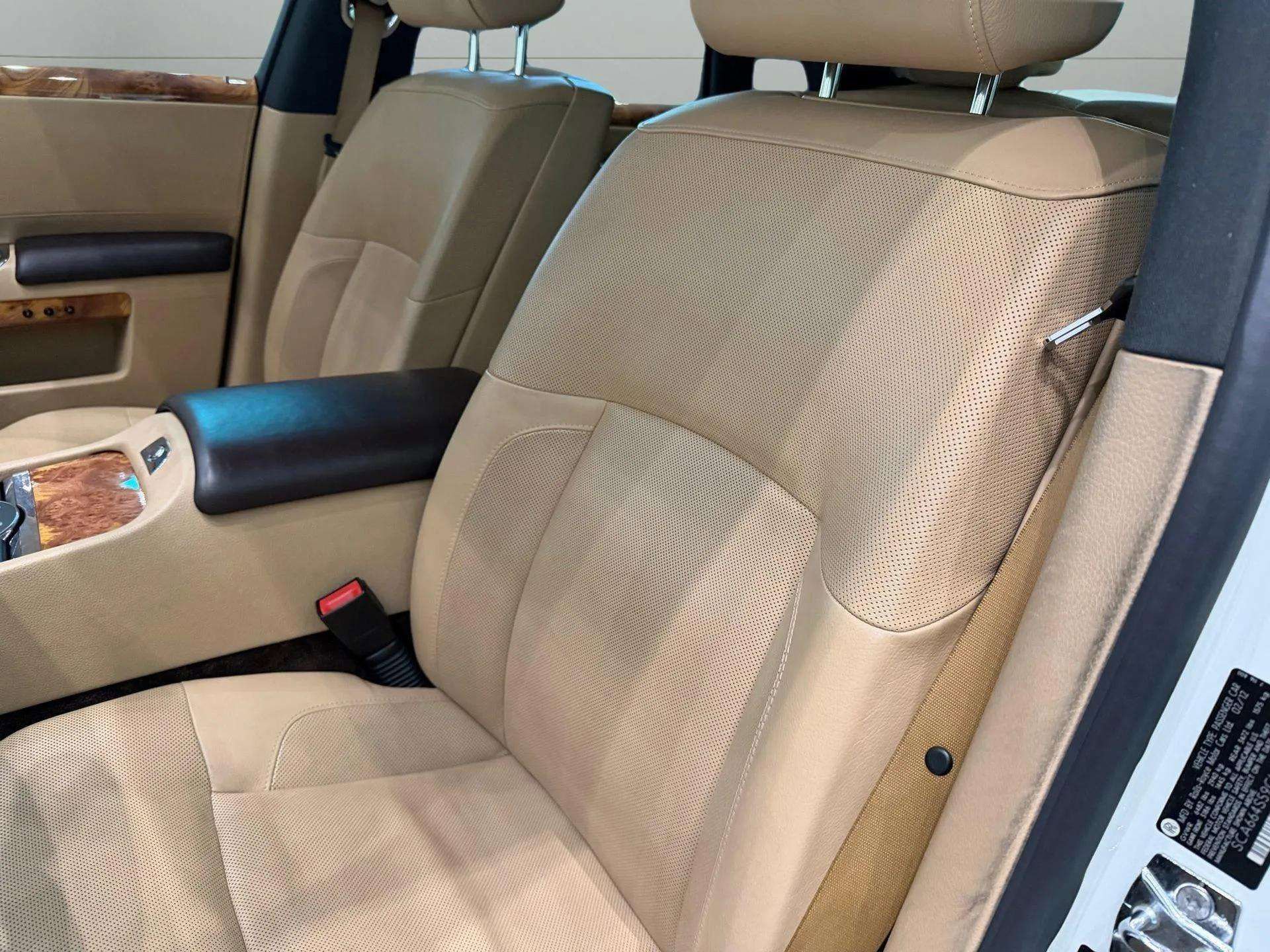 Used 2012 Rolls-Royce Ghost image 26