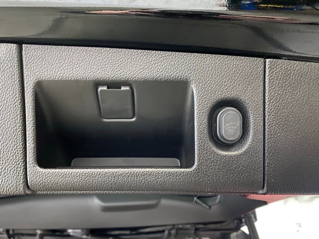 Used 2019 Cadillac Escalade Premium Luxury image 8