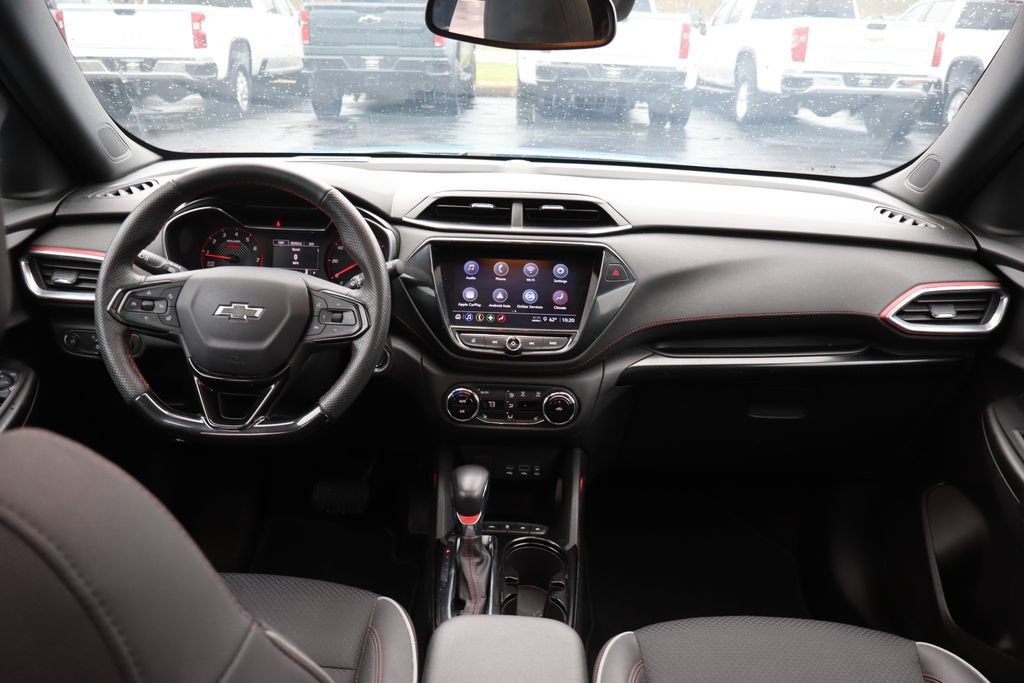 Used 2023 Chevrolet TrailBlazer RS w/ Sun and Liftgate Package image 17