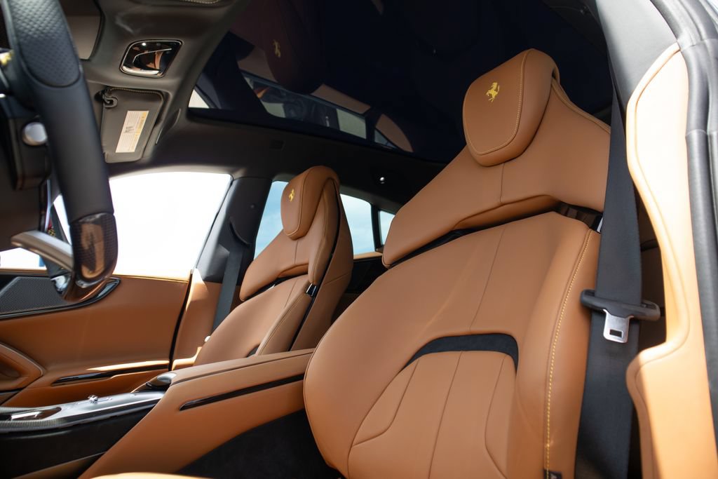 Used 2025 Ferrari Purosangue AWD/4WD image 17
