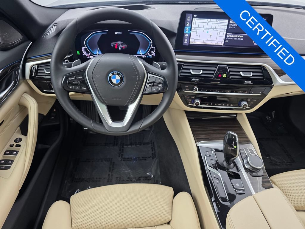 Used 2023 BMW 530e w/ Premium Package RWD image 13