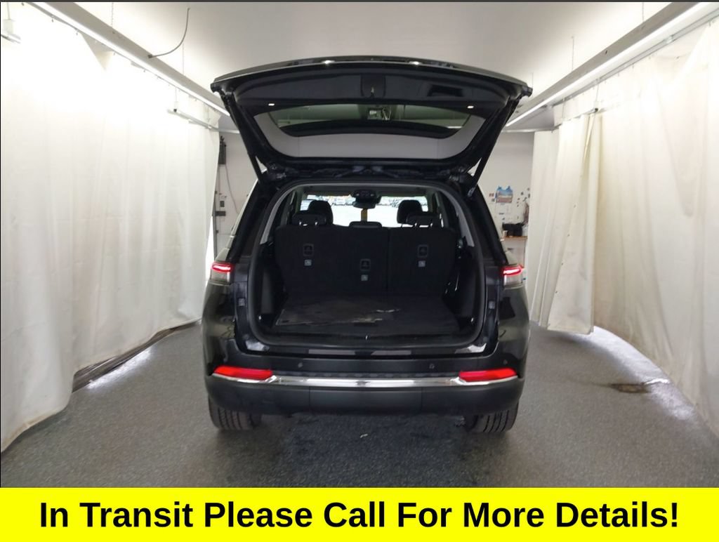 Used 2023 Jeep Grand Cherokee 4WD 4xe image 9