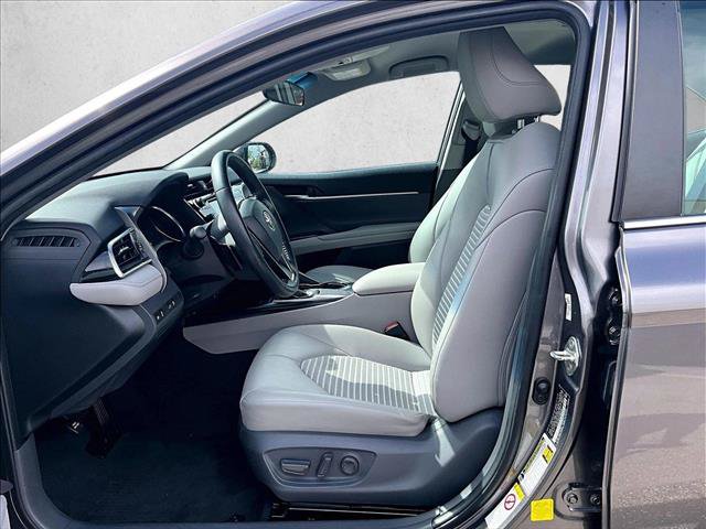 Used 2018 Toyota Camry SE FWD image 24