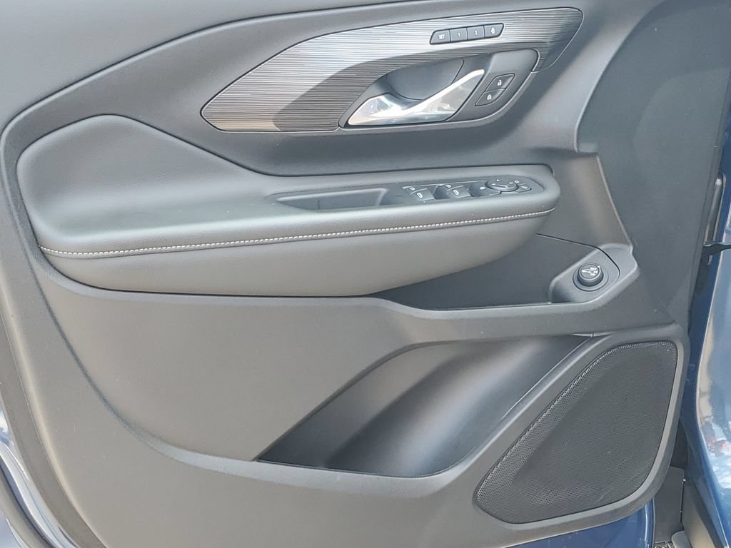 Certified 2024 GMC Terrain SLT w/ LPO, Floor Liner Package FWD image 27