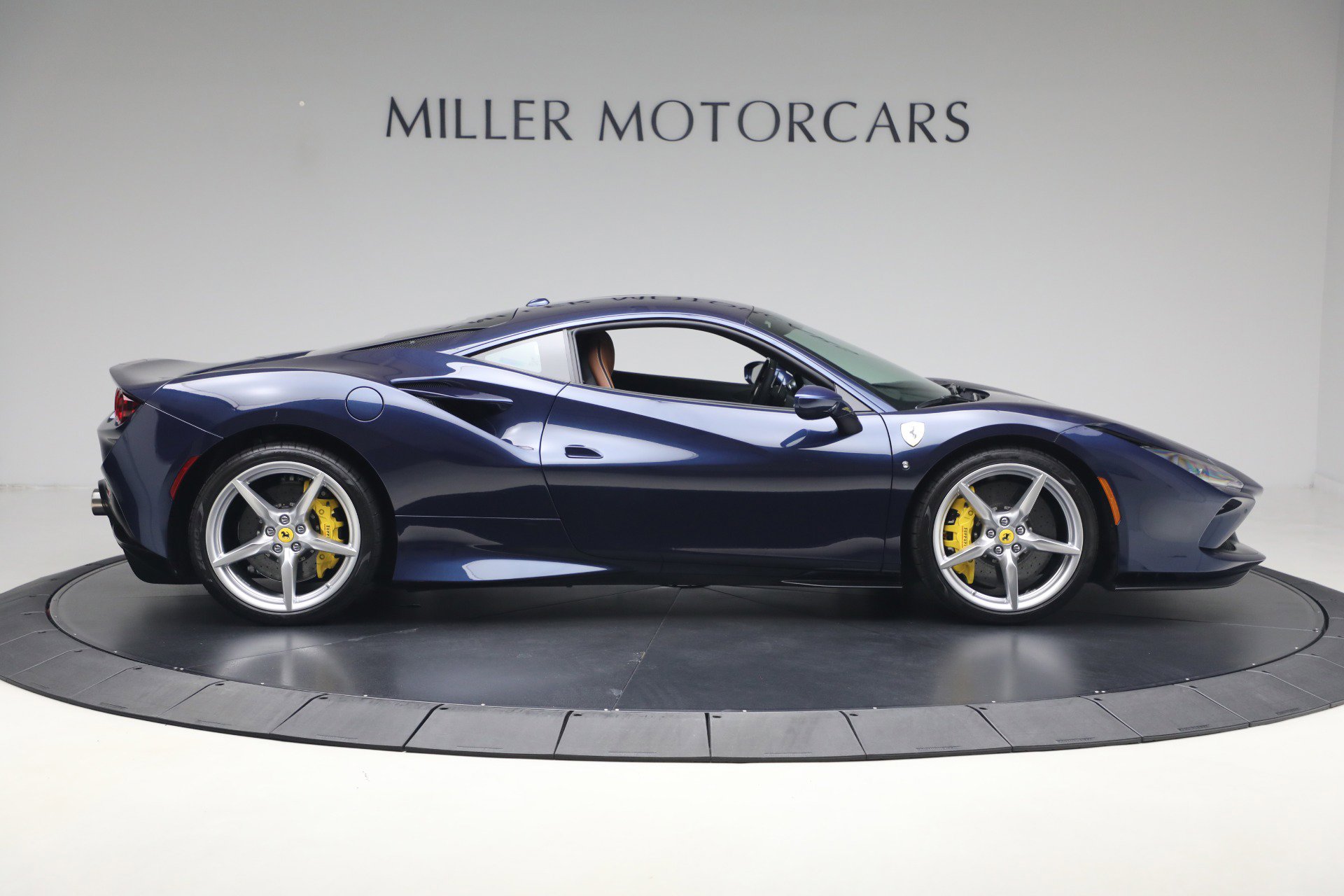 Certified 2022 Ferrari F8 Tributo RWD image 9
