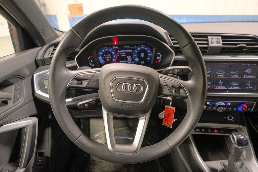 Used 2025 Audi Q3 2.0T Premium image 35