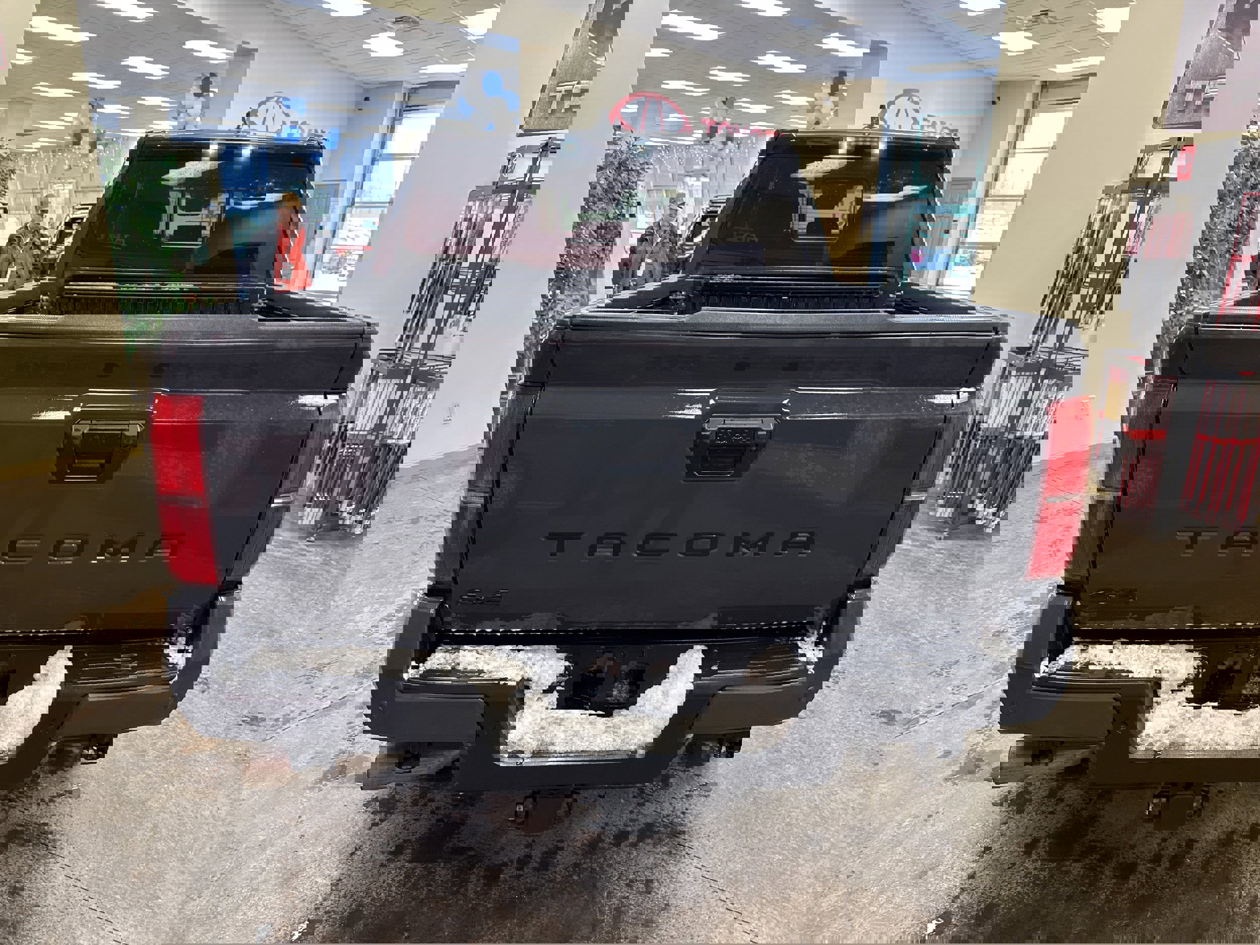 Used 2024 Toyota Tacoma TRD Sport w/ TRD Sport Upgrade Package image 10