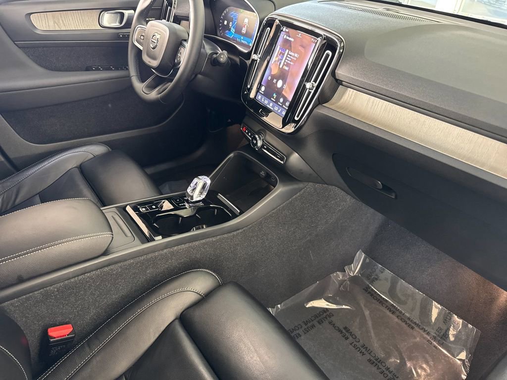 Certified 2023 Volvo XC40 B5 Ultimate image 15