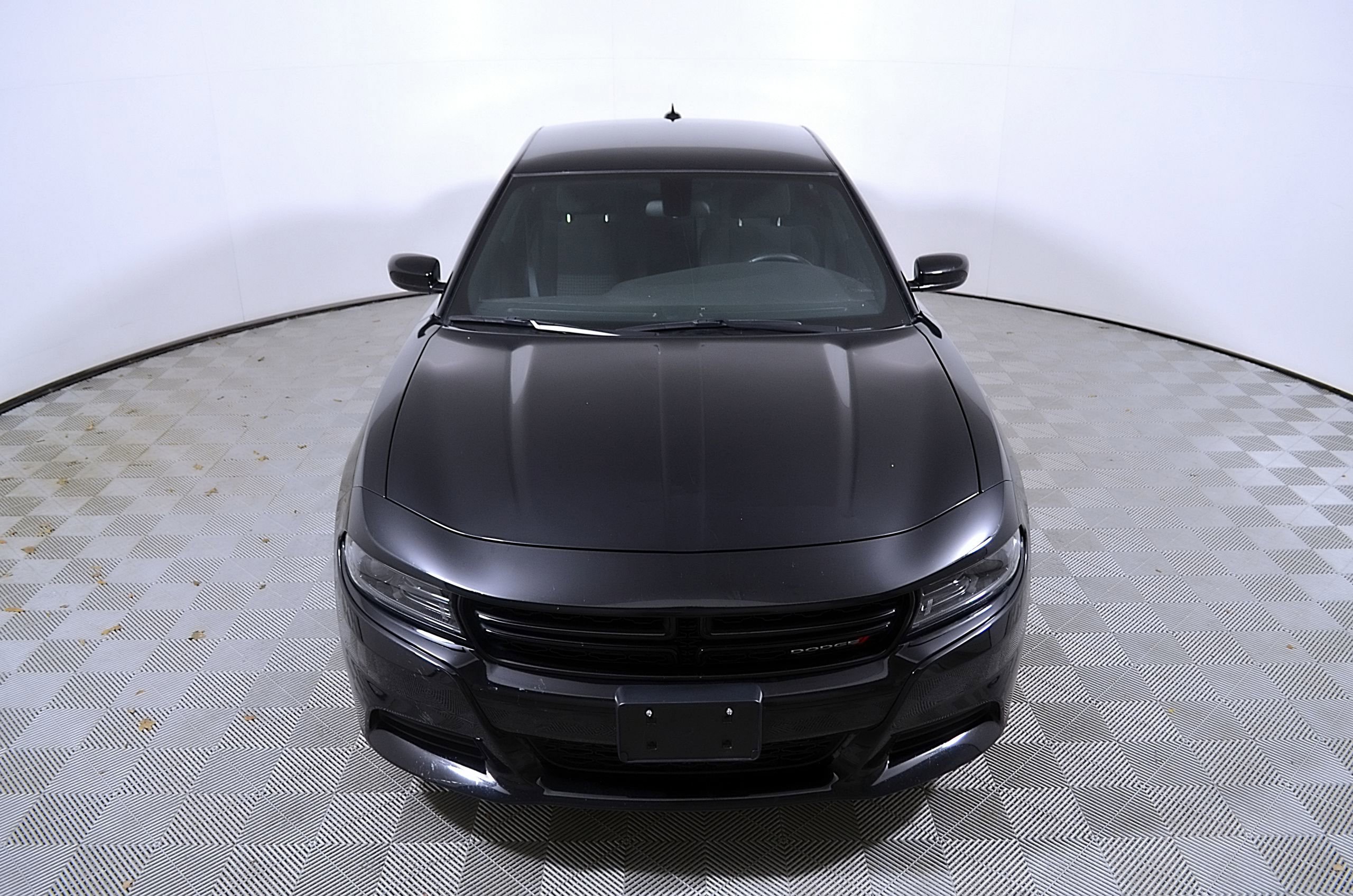 Used 2023 Dodge Charger SXT w/ Blacktop Package RWD image 4