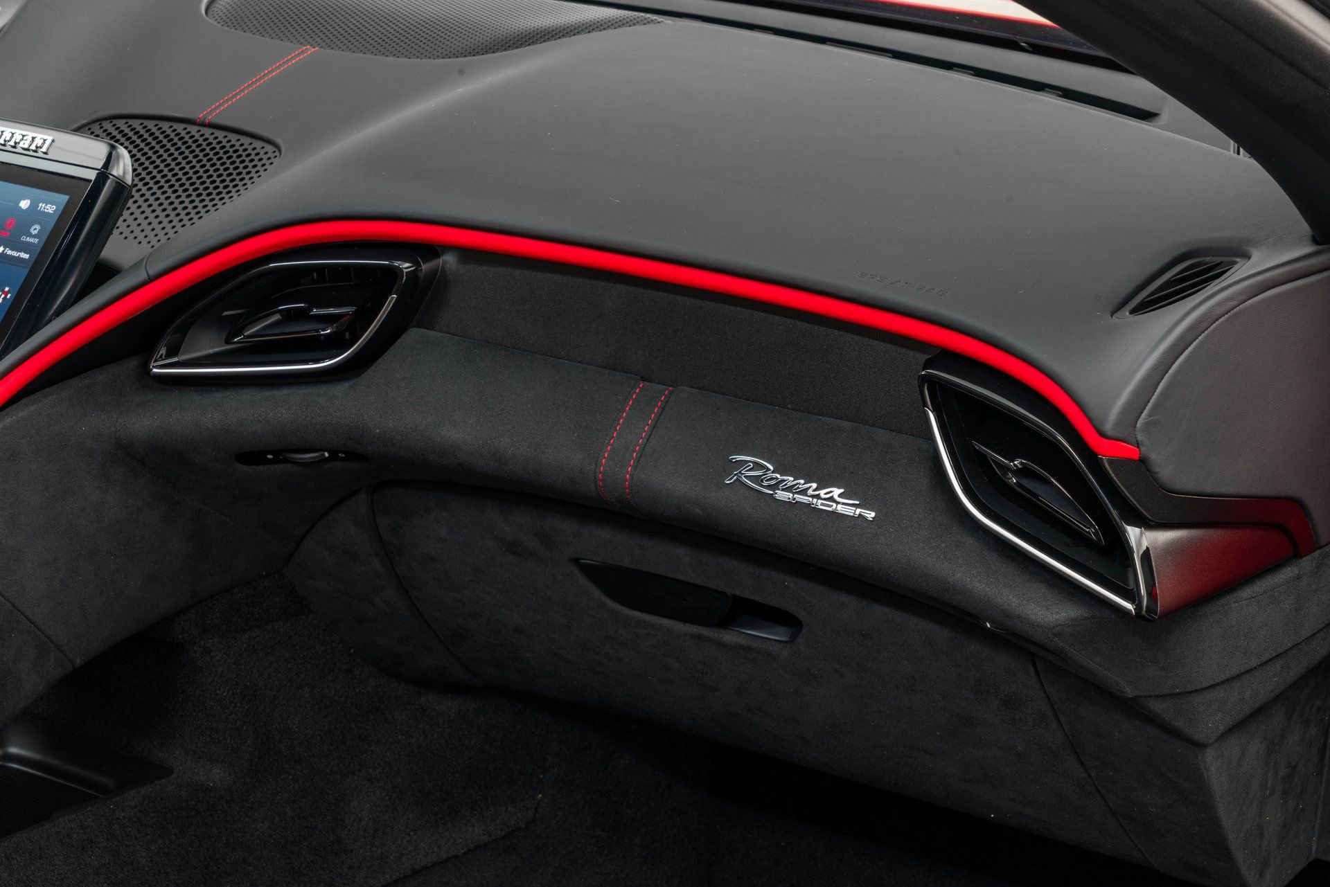 Certified 2025 Ferrari Roma Spider RWD image 32