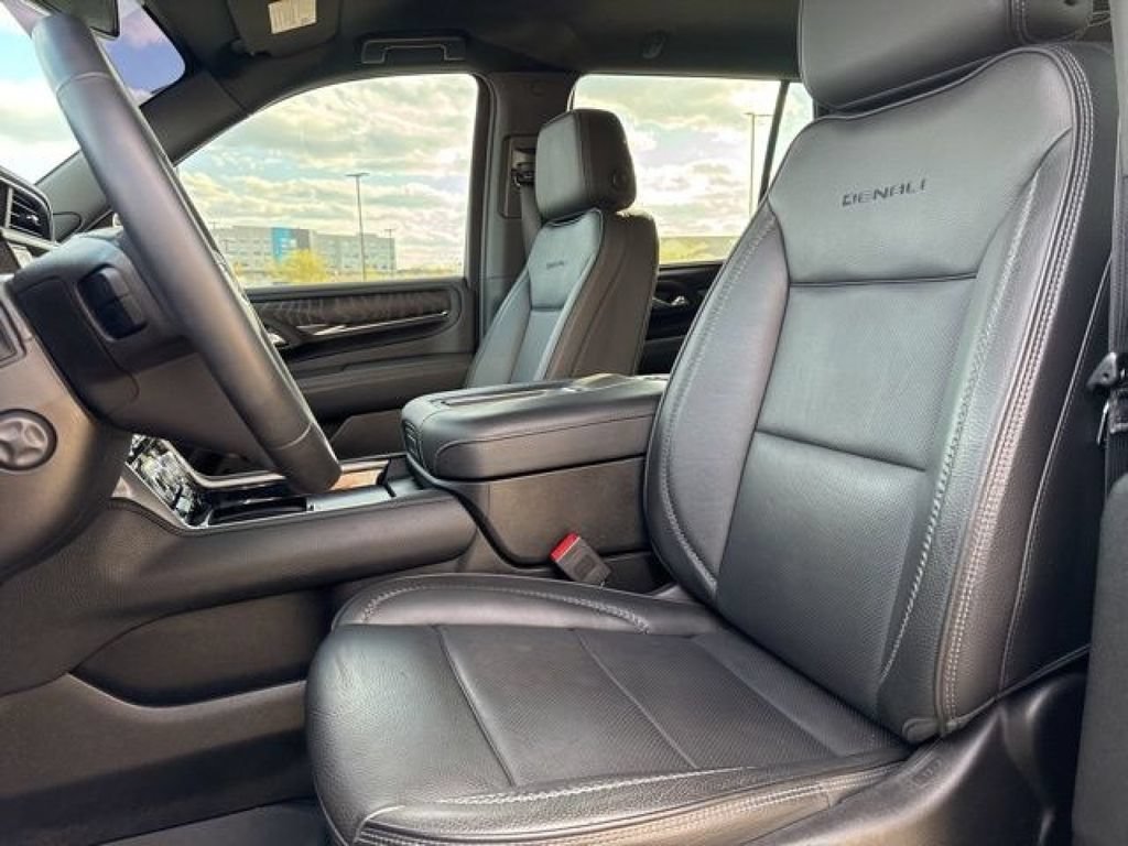 Used 2023 GMC Yukon Denali w/ LPO, Floor Liner Package AWD/4WD image 12