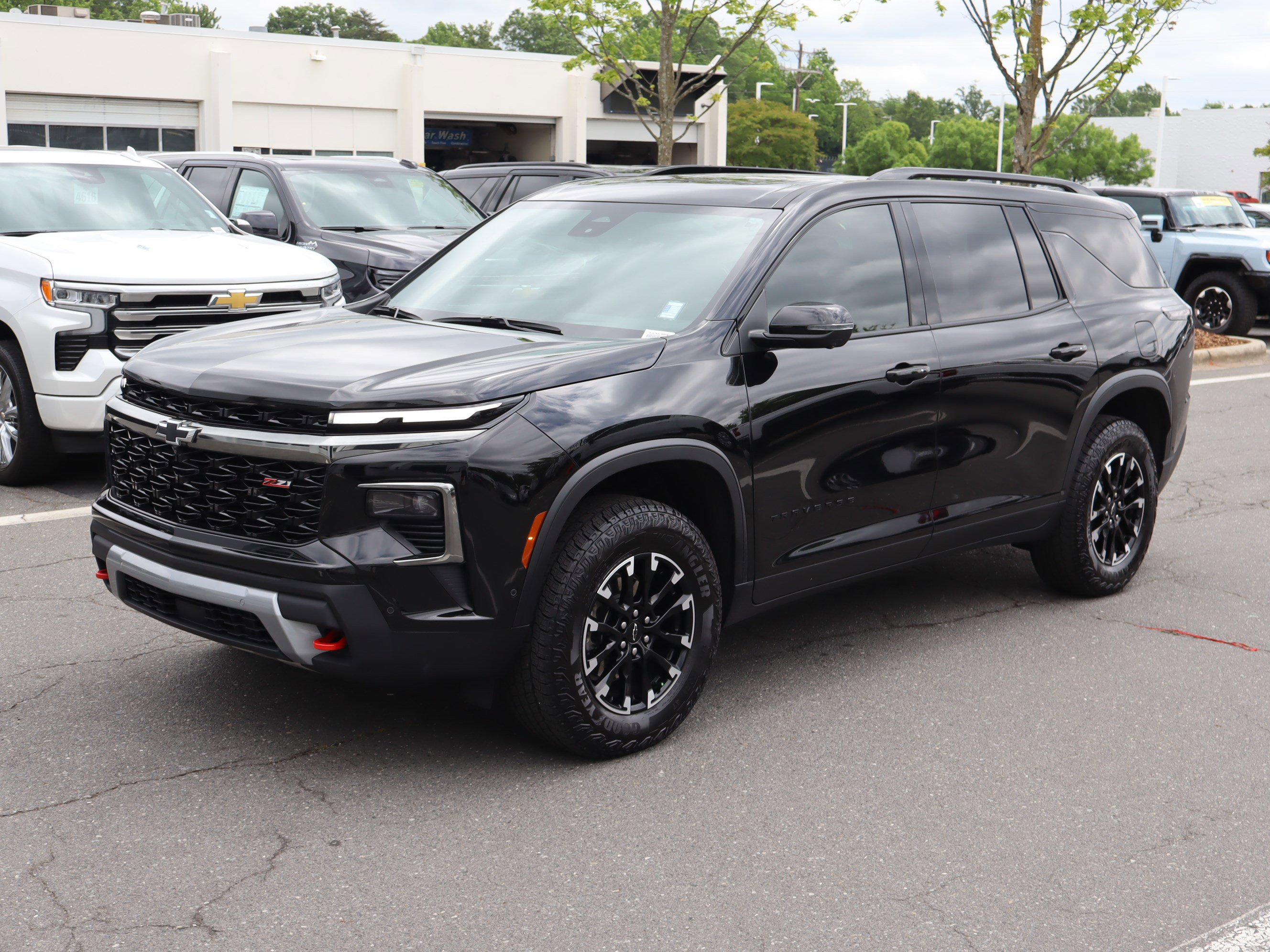 Certified 2025 Chevrolet Traverse Z71 w/ Enhanced Driving Package AWD/4WD image 5