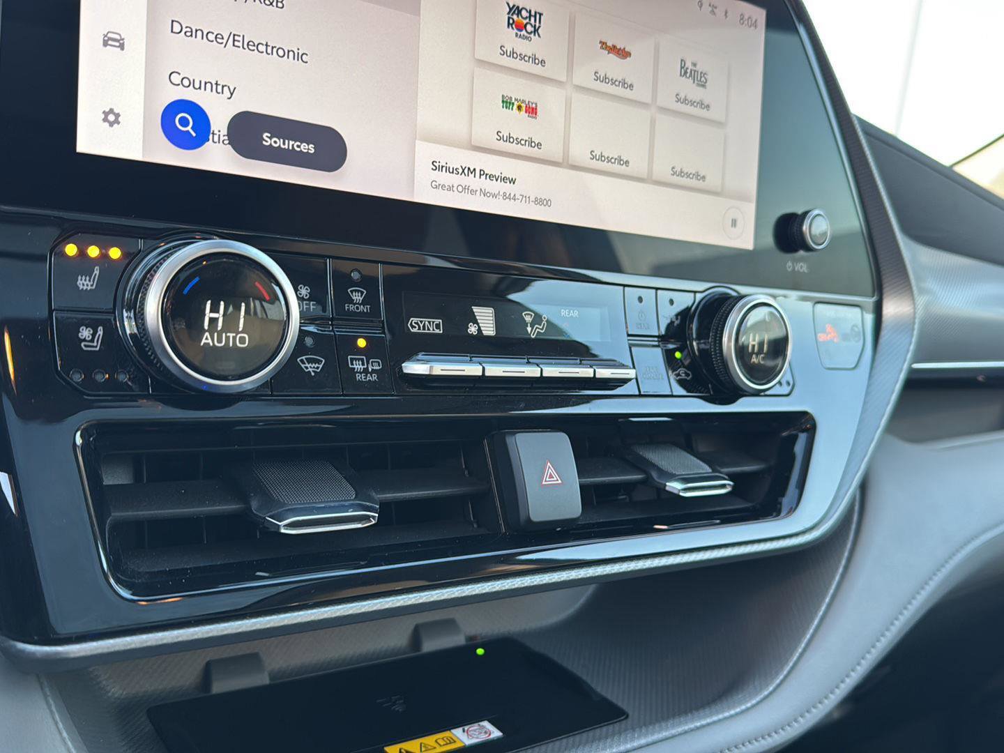 Used 2024 Toyota Highlander Platinum image 24