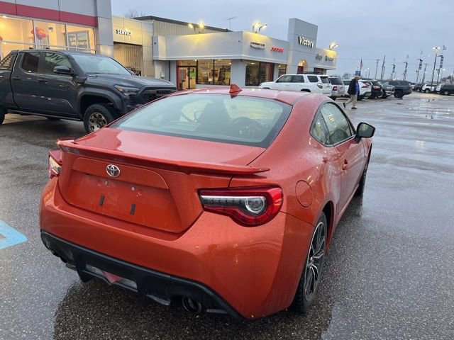 Used 2017 Toyota 86 image 5