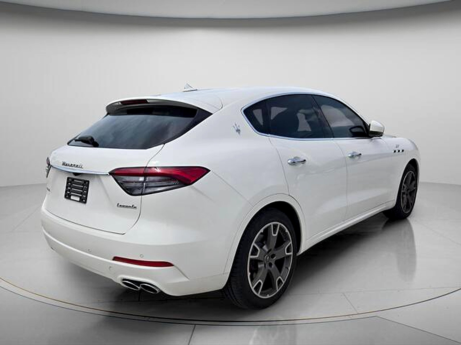 Used 2023 Maserati Levante GT AWD/4WD image 6