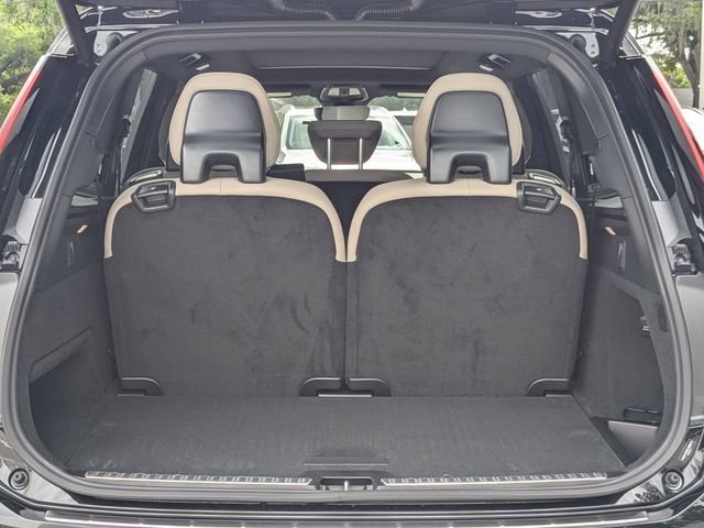 New 2025 Volvo XC90 B5 Plus w/ Protection Package Premier image 15