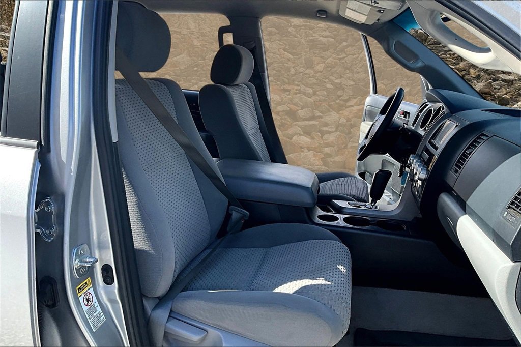 Used 2011 Toyota Tundra 4x4 CrewMax image 7