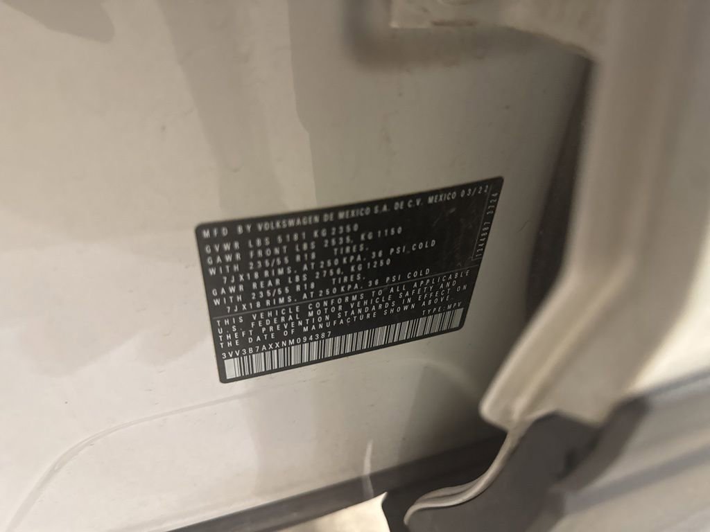 Used 2022 Volkswagen Tiguan SE image 13