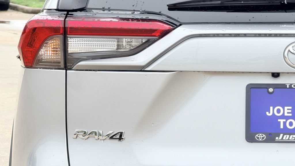 Used 2025 Toyota RAV4 XLE FWD image 9