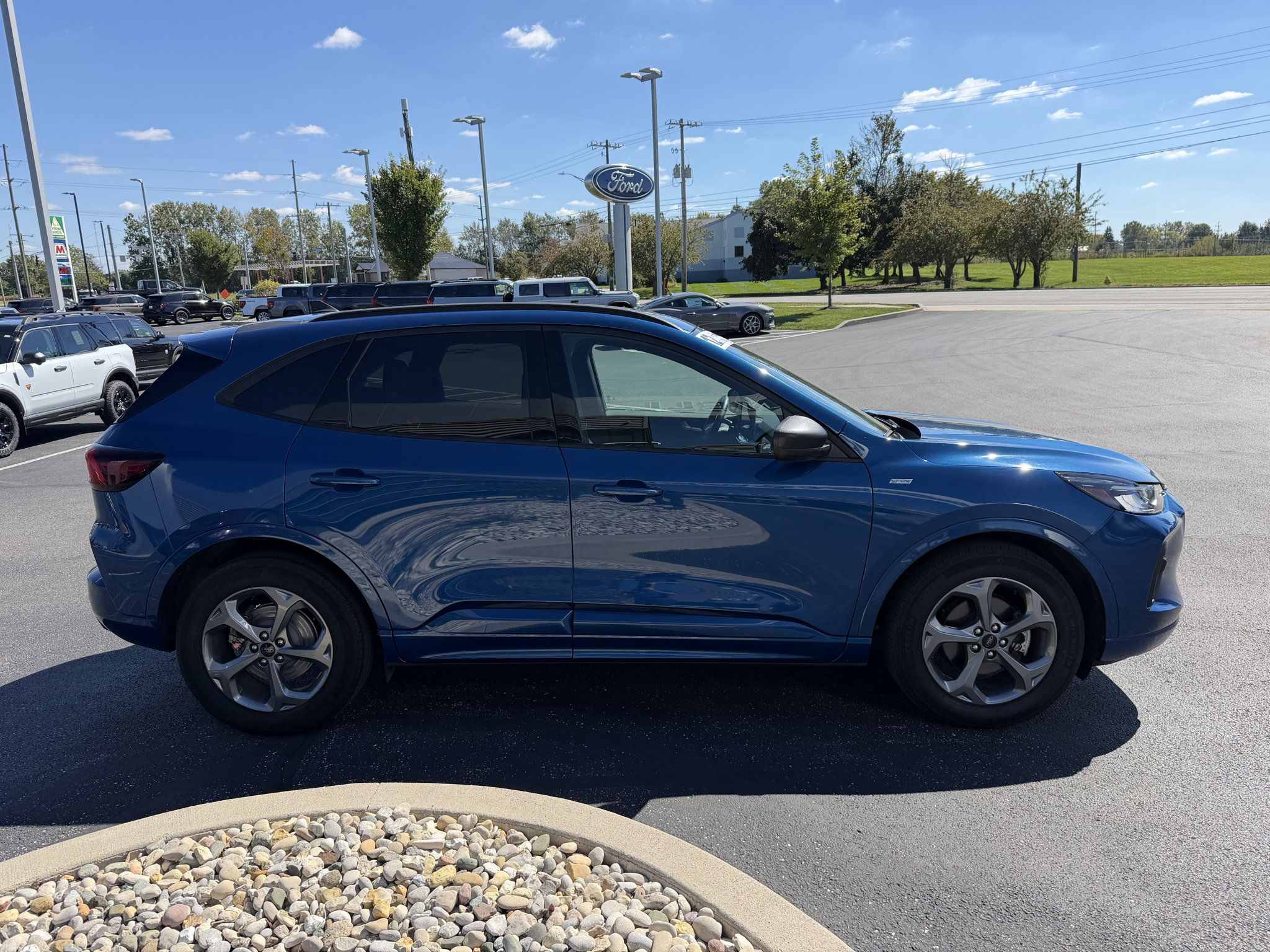 Used 2023 Ford Escape ST-Line w/ Tech Pack #1 FWD image 8