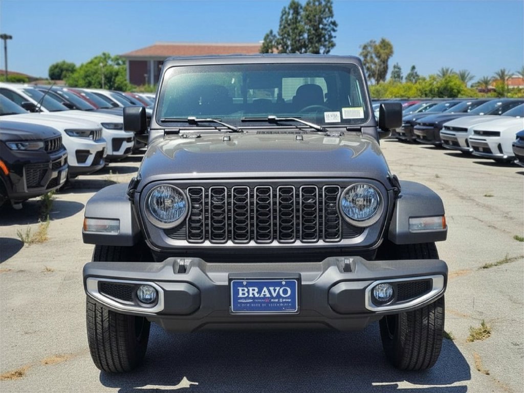 New 2026 Jeep Gladiator Sport AWD/4WD image 3