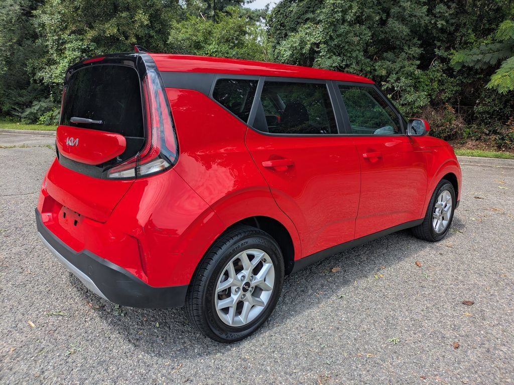 Used 2024 Kia Soul LX w/ LX Technology Package FWD image 4