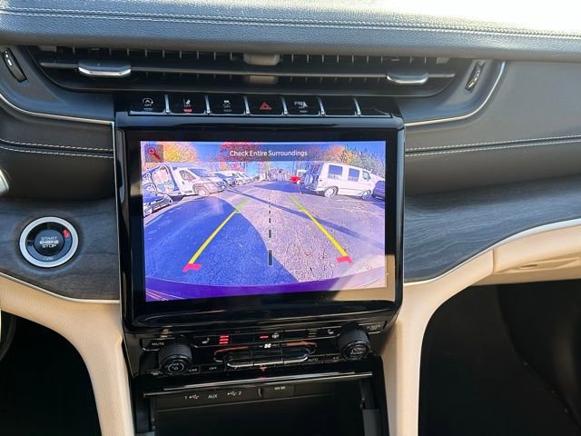 Used 2024 Jeep Grand Cherokee Limited image 29