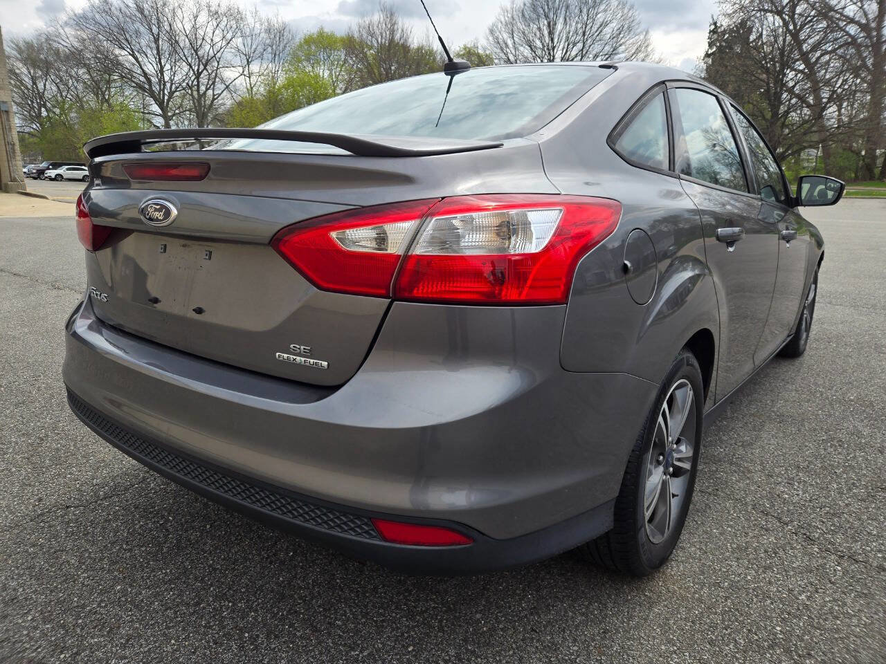 Used 2014 Ford Focus SE w/ SE Sport Package image 9