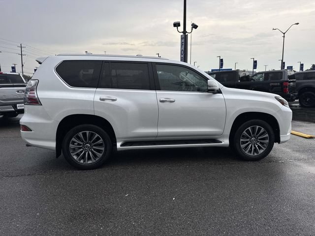 Used 2023 Lexus GX 460 Luxury w/ Accessory Package AWD/4WD image 4