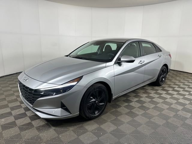 Used 2023 Hyundai Elantra SEL image 7