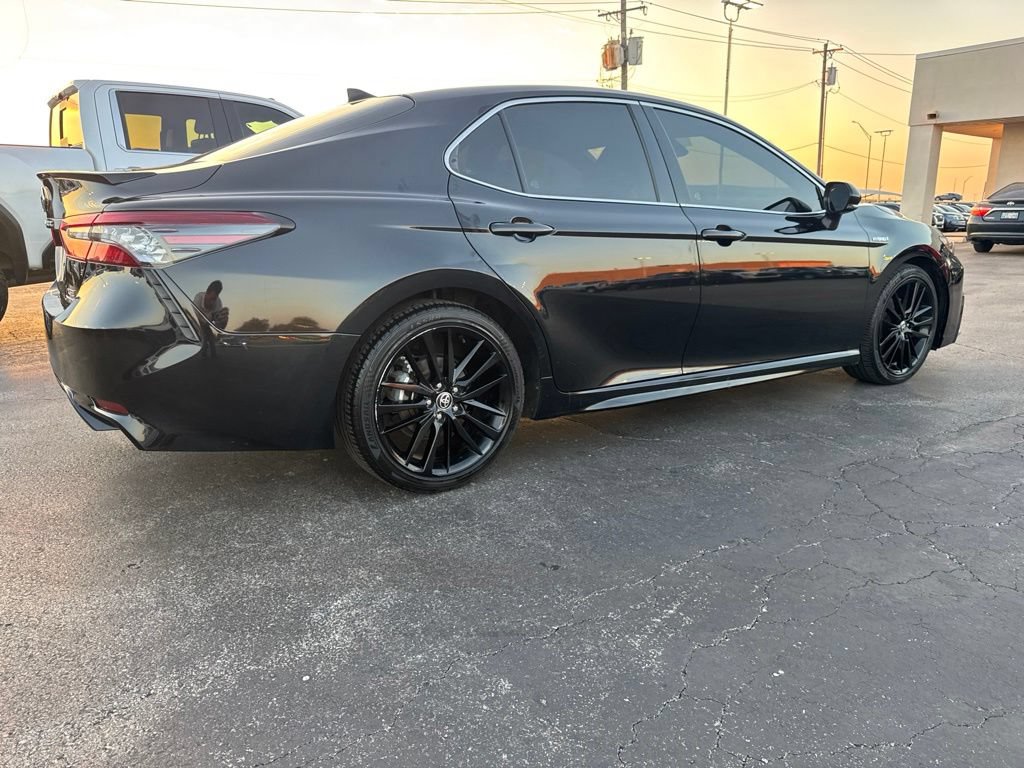 Used 2021 Toyota Camry XSE FWD image 5