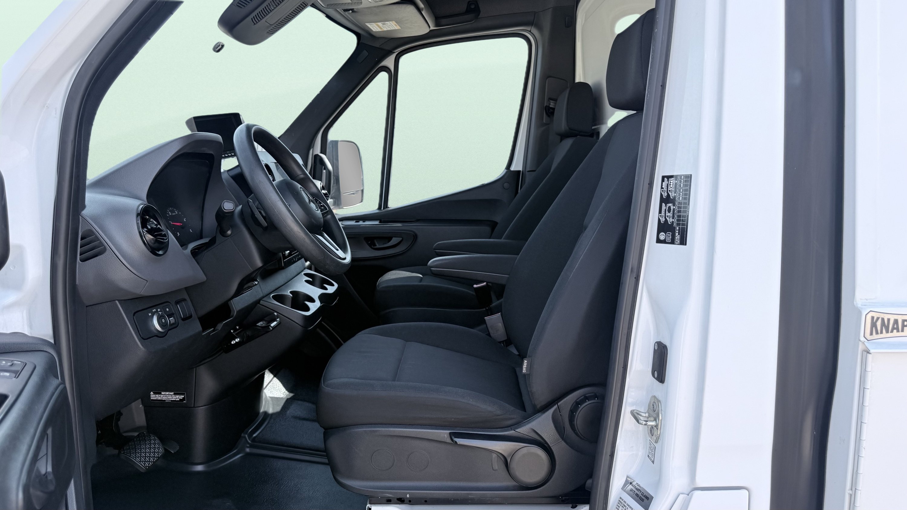 Used 2020 Mercedes-Benz Sprinter 3500 w/ Premium Package image 30