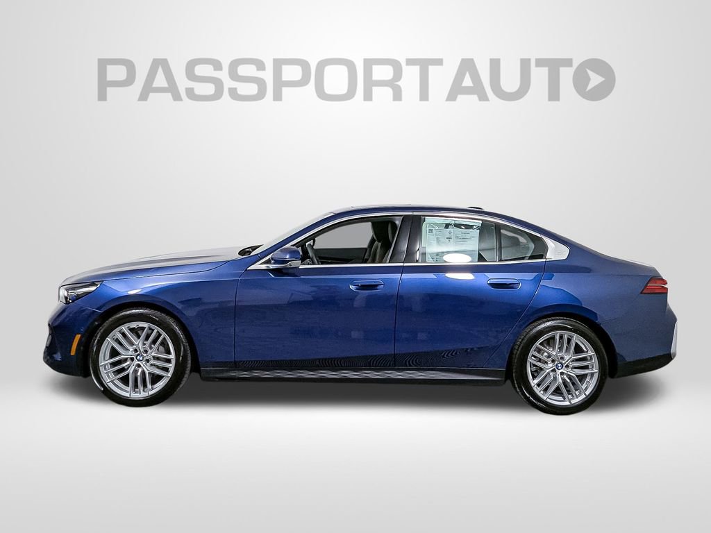 Used 2025 BMW 530i xDrive w/ Premium Package image 2