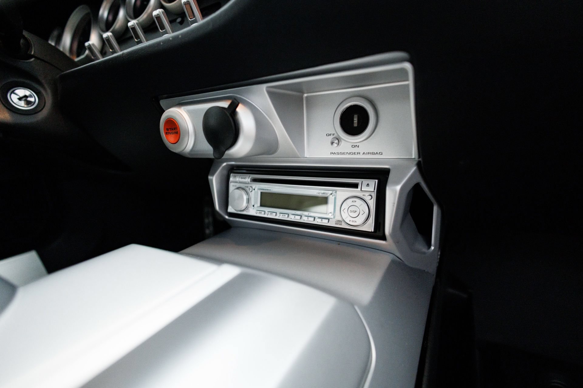Used 2006 Ford GT RWD image 46