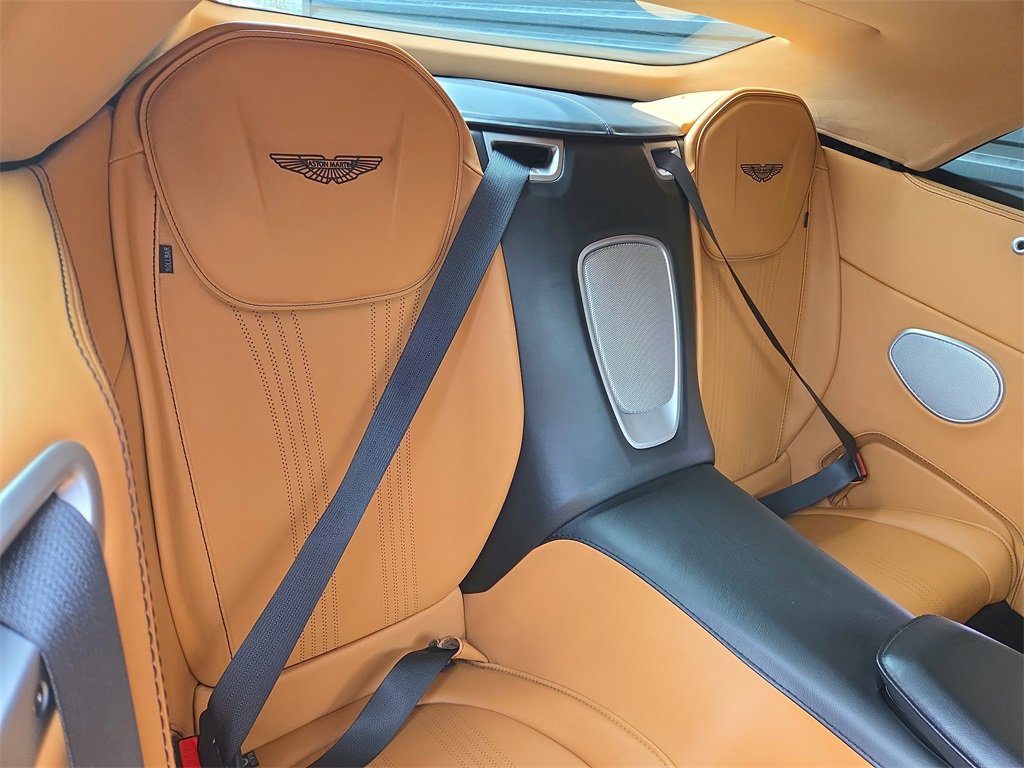Used 2019 Aston Martin DB11 Volante image 21
