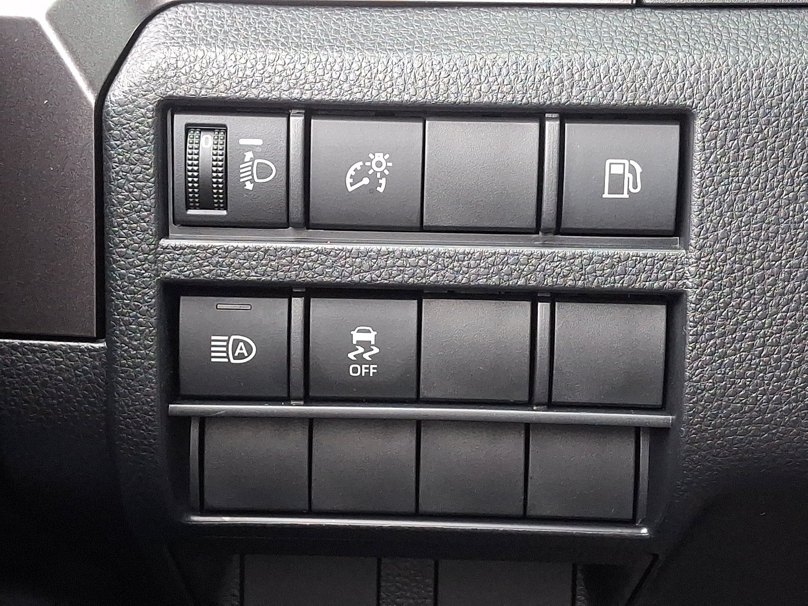 Used 2025 Toyota 4Runner SR5 AWD/4WD image 26