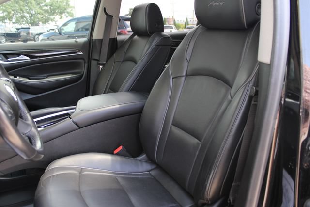 Used 2019 Buick Enclave Avenir w/ Avenir Technology Package AWD/4WD image 22