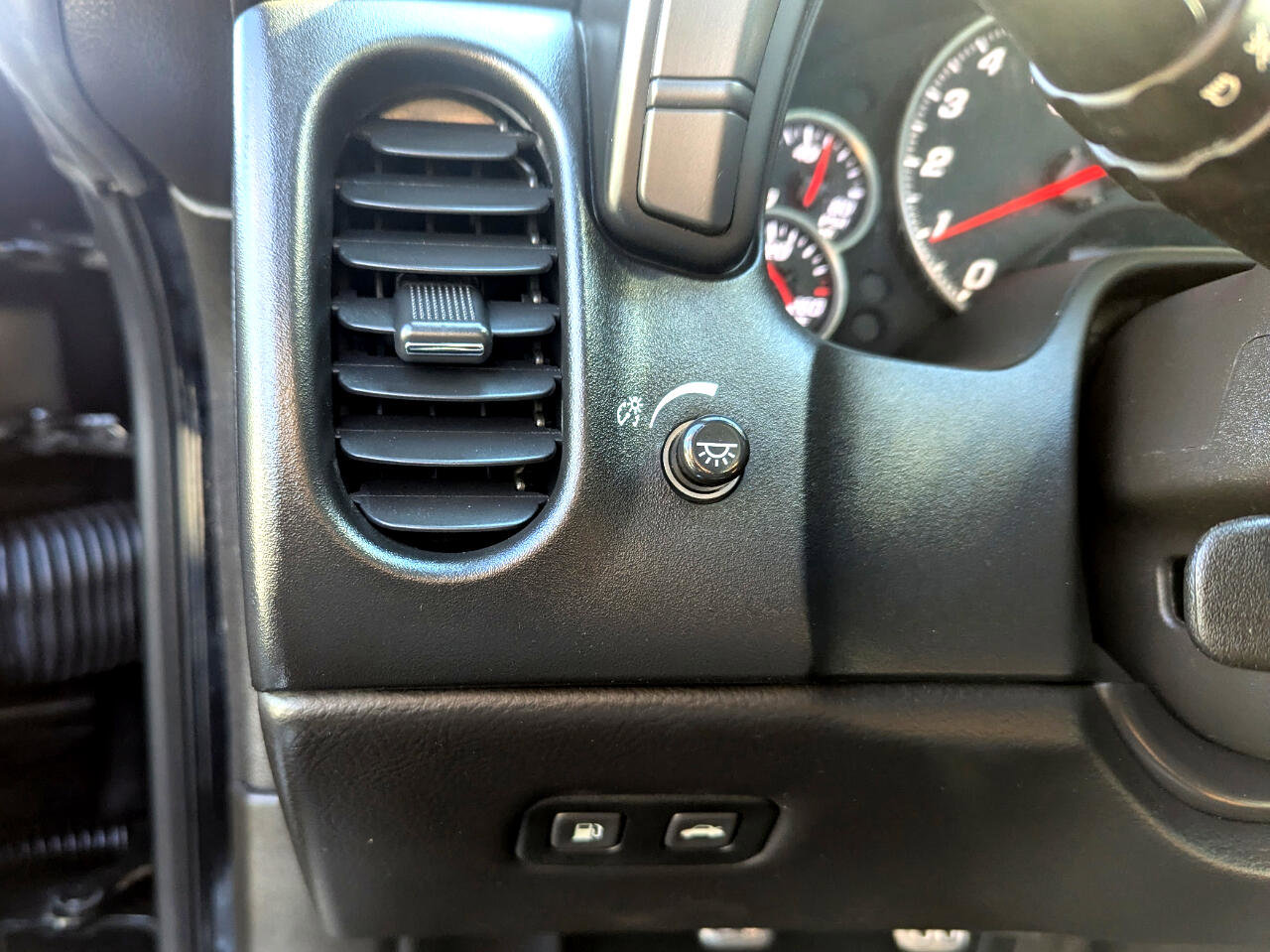 Used 2005 Chevrolet Corvette Coupe w/ Preferred Equipment Group image 14