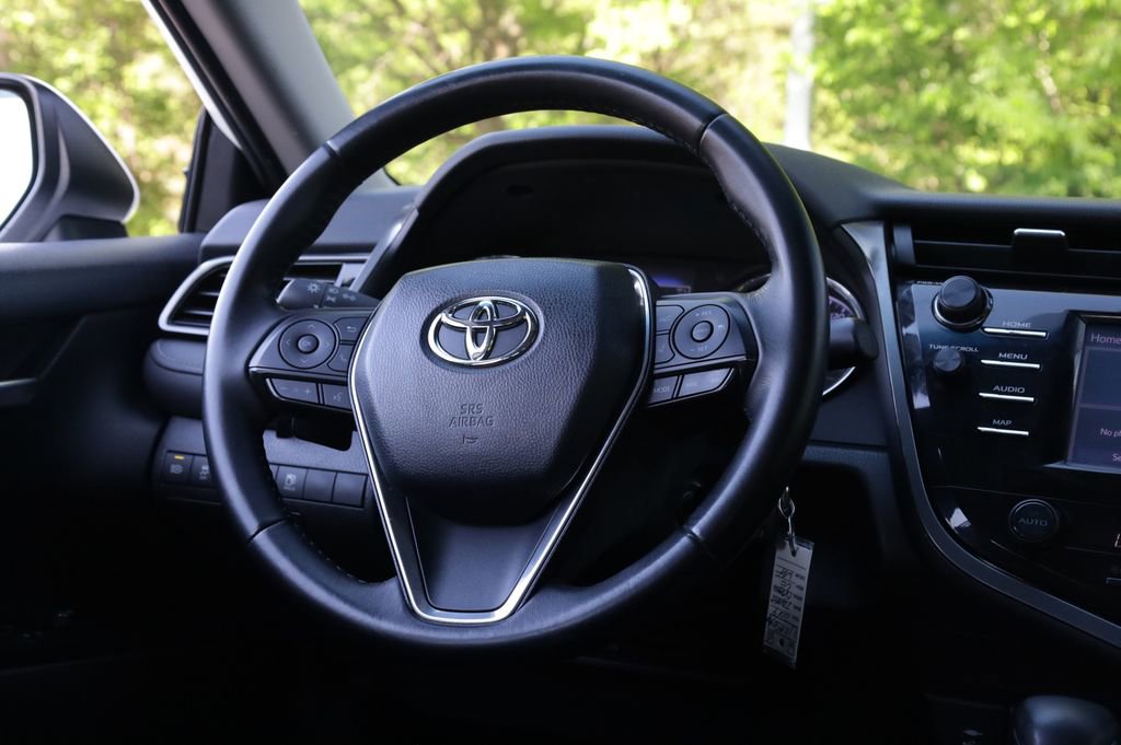 Used 2019 Toyota Camry SE image 5